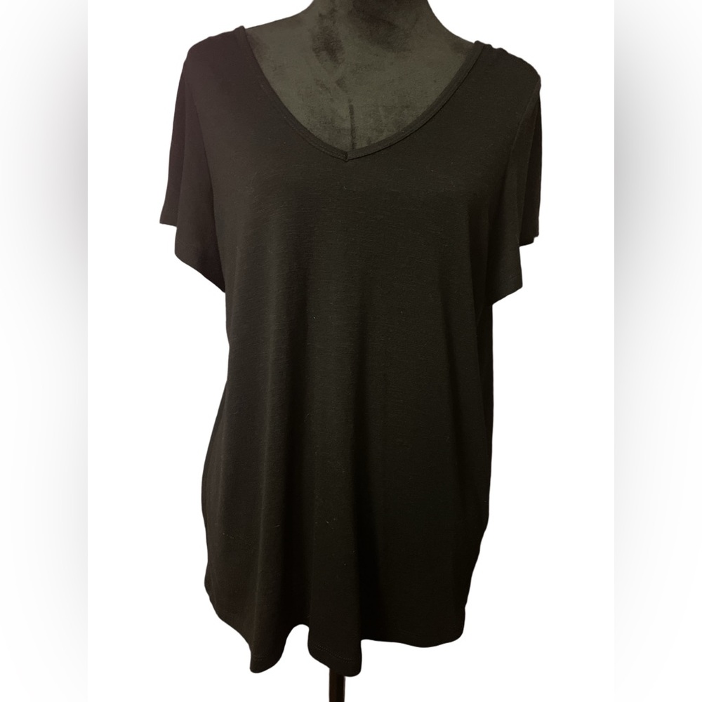 Torrid Black V-Neck Tee Mesh Back Detail Size 00 (Plus 12)